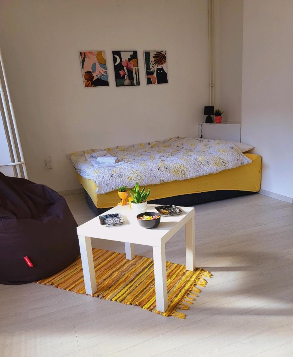 City Center White Apartment! Skopje Bagian luar foto