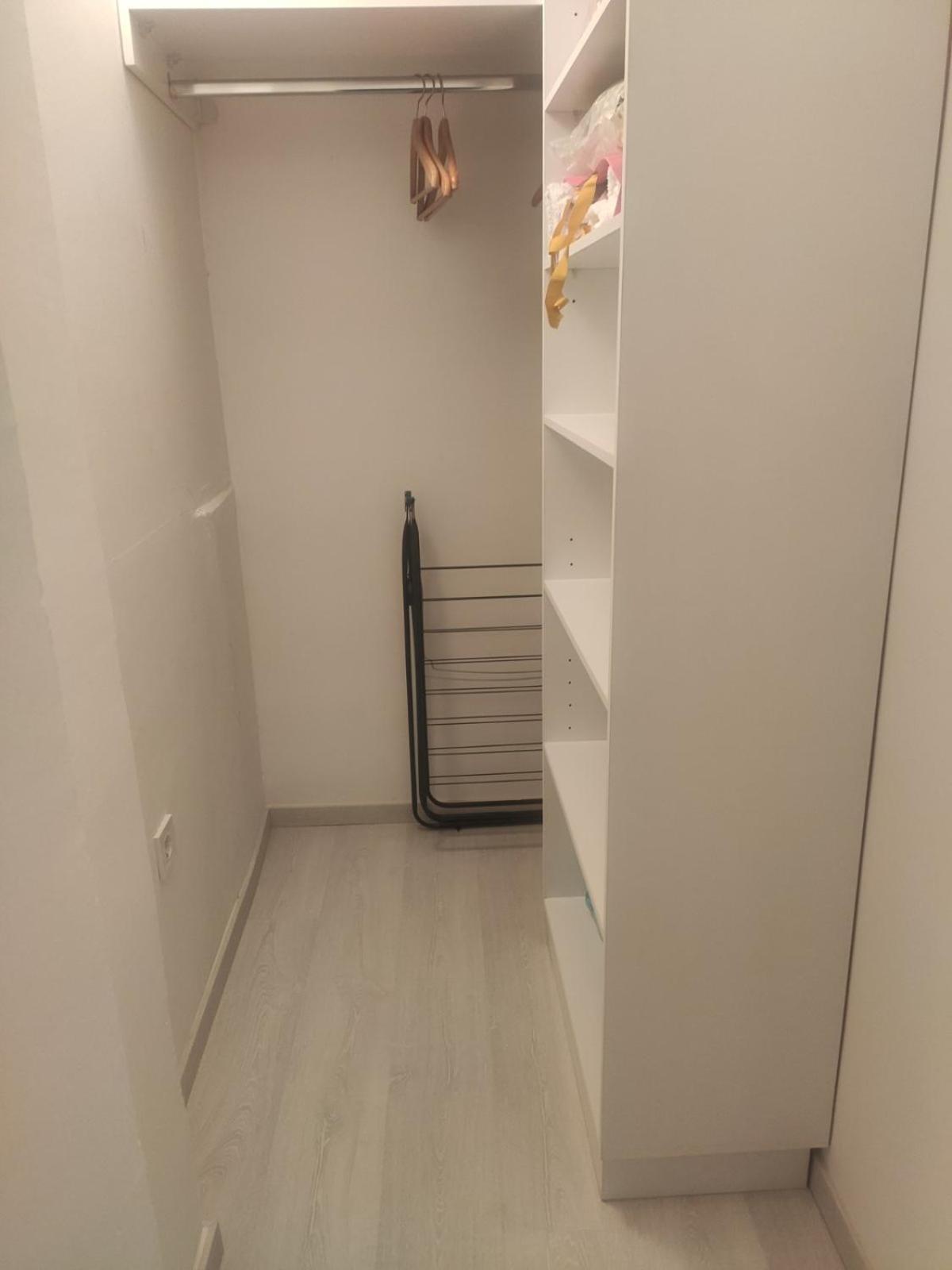 City Center White Apartment! Skopje Bagian luar foto