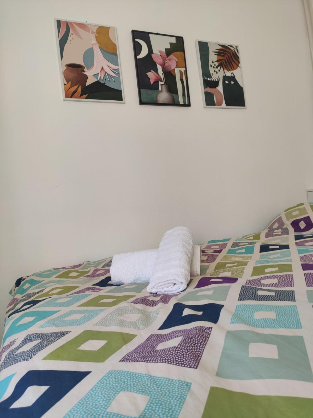 City Center White Apartment! Skopje Bagian luar foto