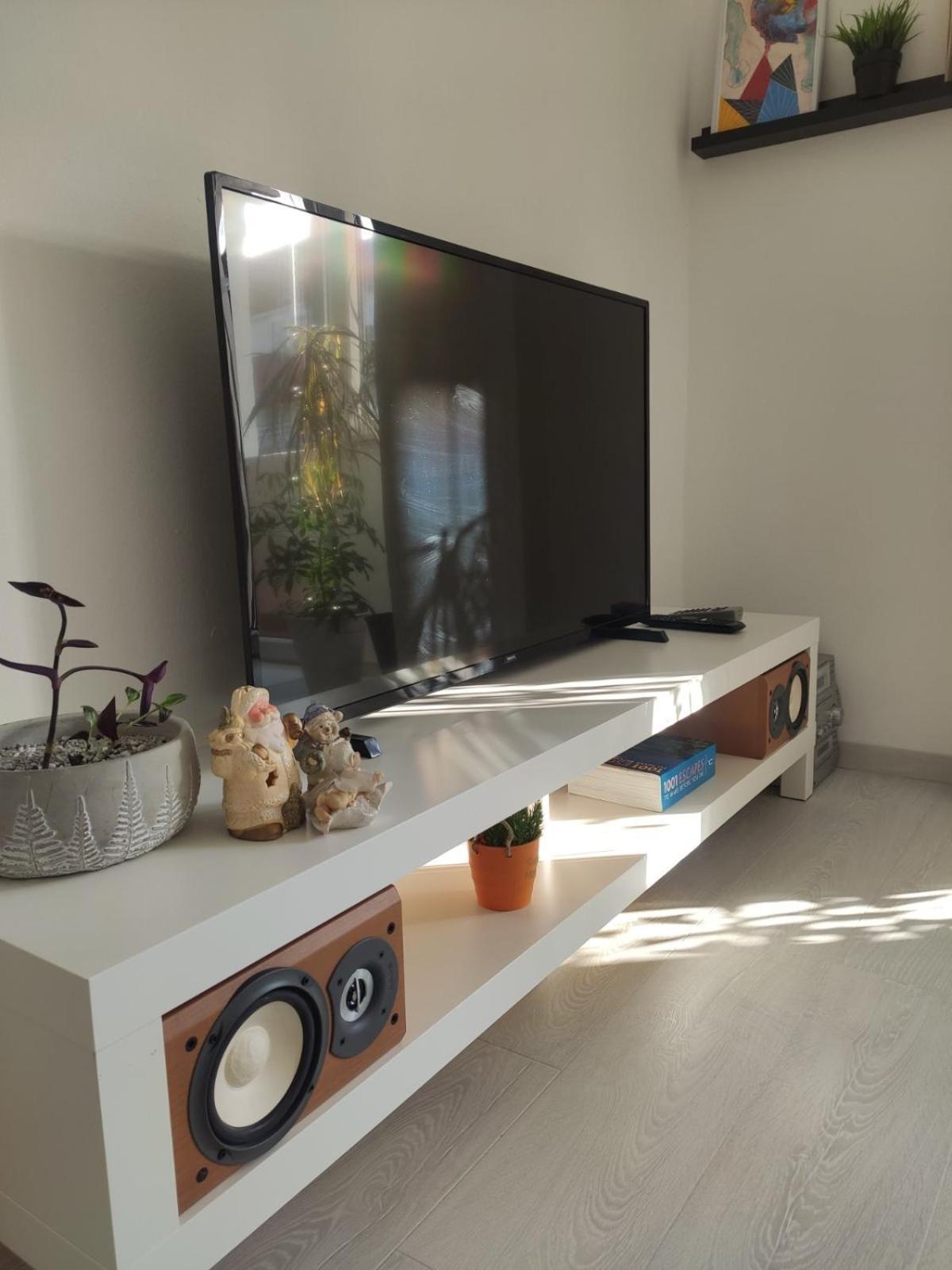 City Center White Apartment! Skopje Bagian luar foto